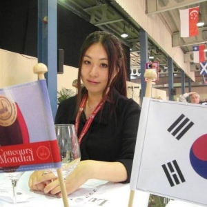 Mi Yeun Hong: “Nu cred că vinurile românești ar trebui asociate cu imaginea lui Dracula”